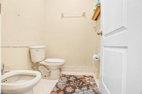 Townhouse in Miami, Florida 4 bedrooms, 184.41 sq.m. № 1874818 - photo 21