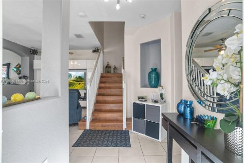 Townhouse in Miami, Florida 4 bedrooms, 184.41 sq.m. № 1874818 - photo 4