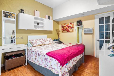 Townhouse in Miami, Florida 4 bedrooms, 184.41 sq.m. № 1874818 - photo 15