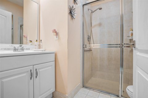 Townhouse in Miami, Florida 4 bedrooms, 184.41 sq.m. № 1874818 - photo 14