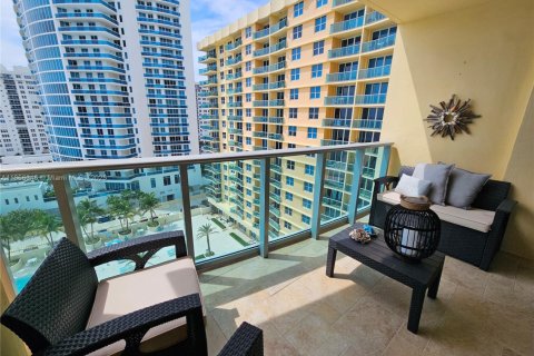 Copropriété à louer à Hollywood, Floride: 1 chambre, 69.21 m2 № 2020541 - photo 3