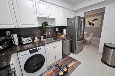 Copropriété à louer à Hollywood, Floride: 1 chambre, 69.21 m2 № 2020541 - photo 20