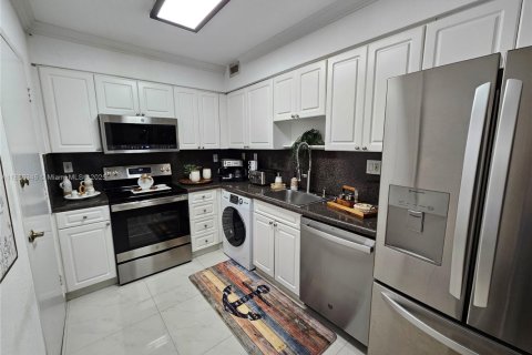 Copropriété à louer à Hollywood, Floride: 1 chambre, 69.21 m2 № 2020541 - photo 18