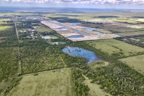Terreno en Punta Gorda, Florida № 2104218