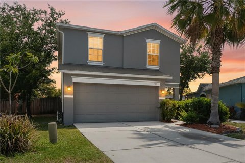 Villa ou maison à vendre à Land O' Lakes, Floride: 4 chambres, 161.74 m2 № 2148096 - photo 2