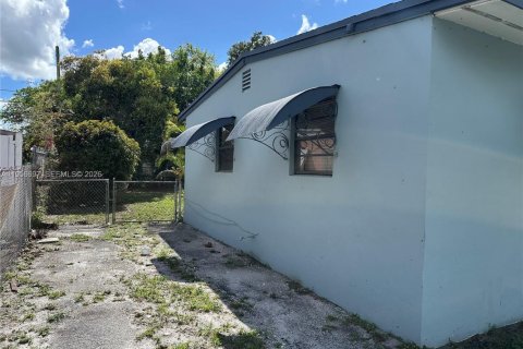 Casa en alquiler en Fort Lauderdale, Florida, 3 dormitorios, 128.58 m2 № 2010640 - foto 3