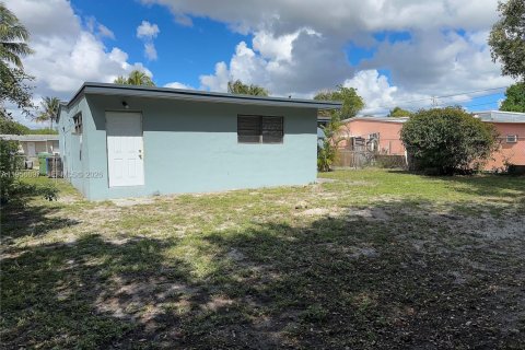 Casa en alquiler en Fort Lauderdale, Florida, 3 dormitorios, 128.58 m2 № 2010640 - foto 6