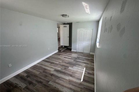 Casa en alquiler en Fort Lauderdale, Florida, 3 dormitorios, 128.58 m2 № 2010640 - foto 15