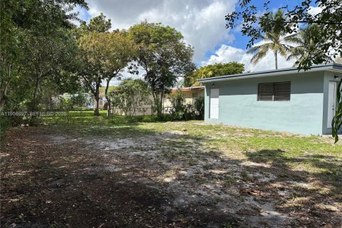 Casa en alquiler en Fort Lauderdale, Florida, 3 dormitorios, 128.58 m2 № 2010640 - foto 5