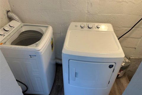 Casa en alquiler en Fort Lauderdale, Florida, 3 dormitorios, 128.58 m2 № 2010640 - foto 17