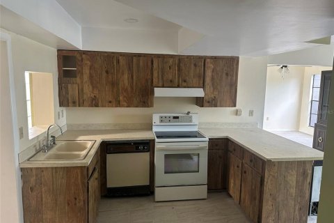 House in Lakeland, Florida 5 bedrooms, 193.42 sq.m. № 1873692 - photo 6