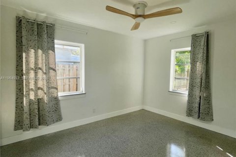 Casa en alquiler en Fort Lauderdale, Florida, 2 dormitorios, 95.13 m2 № 2026335 - foto 4