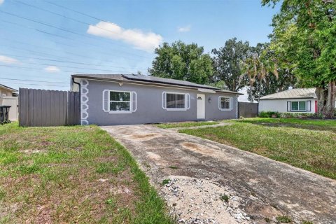 House in Orlando, Florida 3 bedrooms, 106.37 sq.m. № 2109553