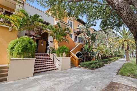 Copropriété à vendre à Saint Petersburg, Floride: 2 chambres, 104.79 m2 № 1781412 - photo 2