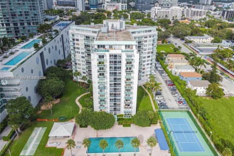 Condo in Miami, Florida, 1 bedroom  № 2040082