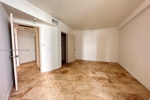 Condo in Miami, Florida, 1 bedroom  № 2040082 - photo 7