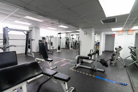 Condo in Miami, Florida, 1 bedroom  № 2040082 - photo 10