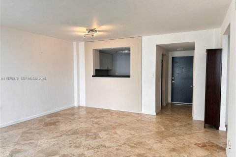 Condo in Miami, Florida, 1 bedroom  № 2040082 - photo 3