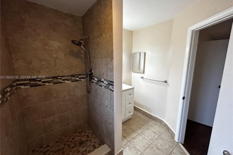 Снять в аренду таунхаус в Санрайз, Флорида 4 спальни, 141.21м2, № 2079964 - фото 21