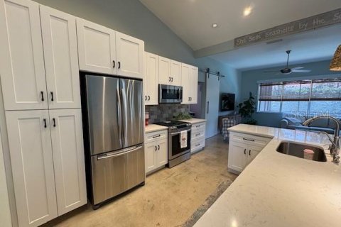 House in Sarasota, Florida 3 bedrooms, 149.57 sq.m. № 1675464 - photo 7