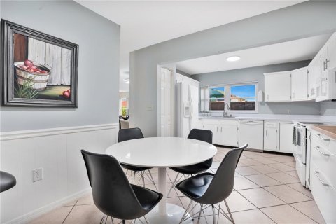 Touwnhouse à louer à Kissimmee, Floride: 3 chambres, 147.34 m2 № 2415078 - photo 14