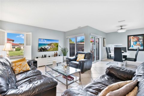 Touwnhouse à louer à Kissimmee, Floride: 3 chambres, 147.34 m2 № 2415078 - photo 3