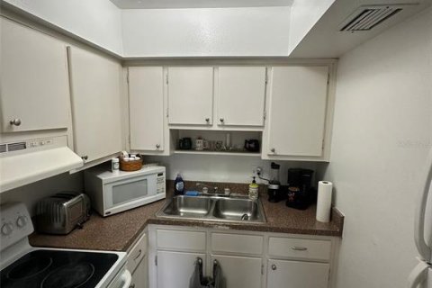 Condo in Fort Myers, Florida, 1 bedroom  № 1525675 - photo 6
