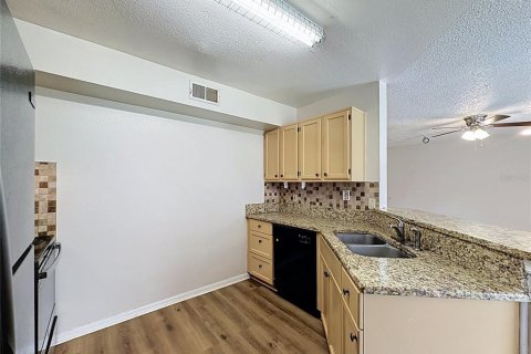 Condominio en alquiler en Orlando, Florida, 2 dormitorios, 100.33 m2 № 2224673 - foto 12