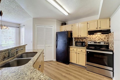 Condominio en alquiler en Orlando, Florida, 2 dormitorios, 100.33 m2 № 2224673 - foto 10