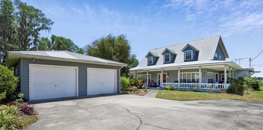 House in Hampton, Florida 4 bedrooms, 321.07 sq.m. № 2202163