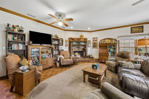 House in Hampton, Florida 4 bedrooms, 321.07 sq.m. № 2202163 - photo 18