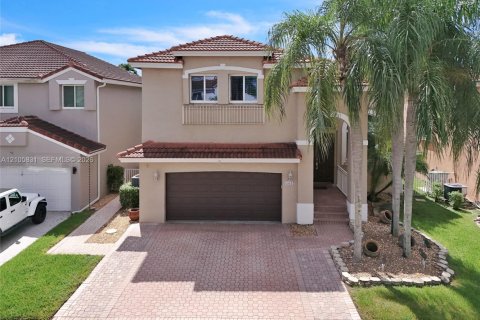 Casa en venta en Pembroke Pines, Florida, 4 dormitorios, 233.46 m2 № 2417420 - foto 4