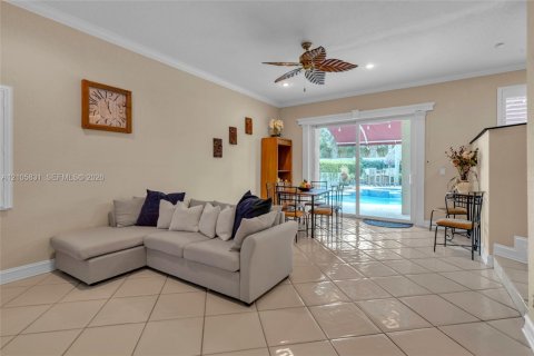 Casa en venta en Pembroke Pines, Florida, 4 dormitorios, 233.46 m2 № 2417420 - foto 15