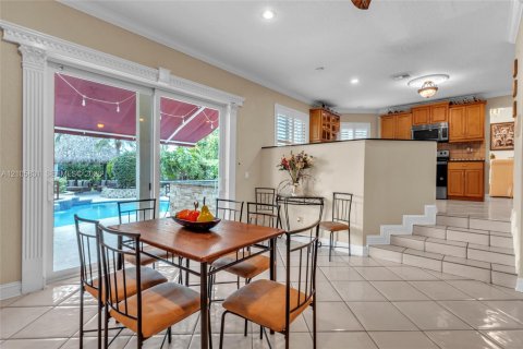 Casa en venta en Pembroke Pines, Florida, 4 dormitorios, 233.46 m2 № 2417420 - foto 16