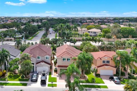 Casa en venta en Pembroke Pines, Florida, 4 dormitorios, 233.46 m2 № 2417420 - foto 2
