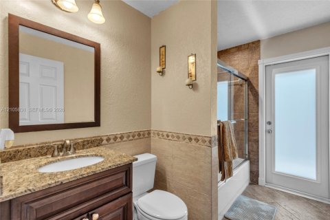 Casa en venta en Pembroke Pines, Florida, 4 dormitorios, 233.46 m2 № 2417420 - foto 19
