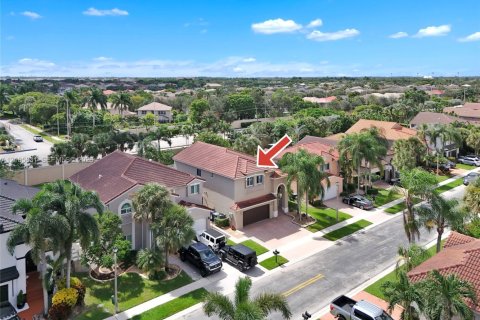 Casa en Pembroke Pines, Florida 4 dormitorios, 233.46 m2 № 2417420