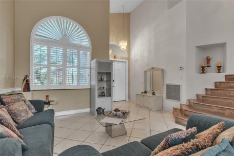 Casa en venta en Pembroke Pines, Florida, 4 dormitorios, 233.46 m2 № 2417420 - foto 10