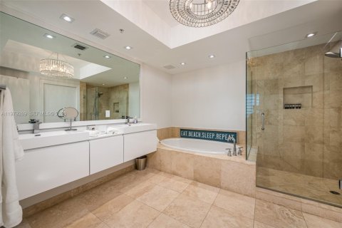 Copropriété à louer à Hollywood, Floride: 2 chambres, 200.39 m2 № 2046029 - photo 14