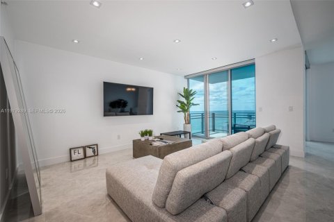 Copropriété à louer à Hollywood, Floride: 2 chambres, 200.39 m2 № 2046029 - photo 4