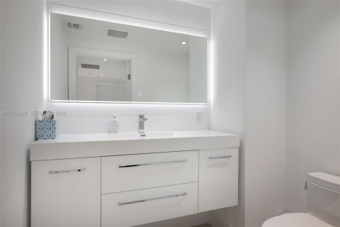 Copropriété à louer à Hollywood, Floride: 2 chambres, 200.39 m2 № 2046029 - photo 12