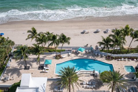 Copropriété à louer à Hollywood, Floride: 2 chambres, 200.39 m2 № 2046029 - photo 26