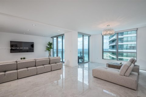 Copropriété à louer à Hollywood, Floride: 2 chambres, 200.39 m2 № 2046029 - photo 3