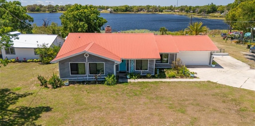 House in Winter Haven, Florida 3 bedrooms, 163.69 sq.m. № 1634406