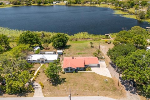House in Winter Haven, Florida 3 bedrooms, 163.69 sq.m. № 1634406 - photo 3