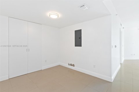 Condominio en venta en Miami, Florida, 2 dormitorios, 95.69 m2 № 2246808 - foto 7