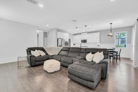 Villa ou maison à vendre à Odessa, Floride: 4 chambres, 242.1 m2 № 2209521 - photo 3