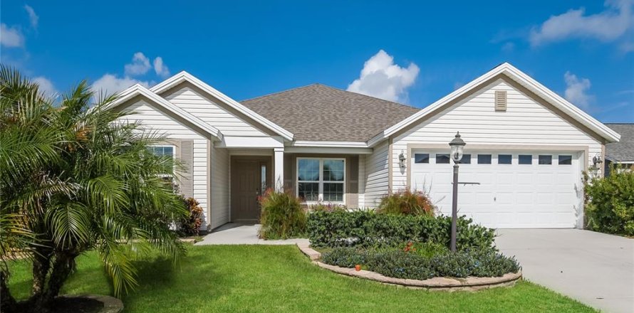 House in The Villages, Florida 4 bedrooms, 185.9 sq.m. № 1551544