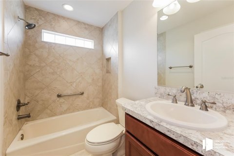 House in The Villages, Florida 4 bedrooms, 185.9 sq.m. № 1551544 - photo 12