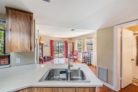 House in Palm Harbor, Florida 4 bedrooms, 182.09 sq.m. № 1885990 - photo 11
